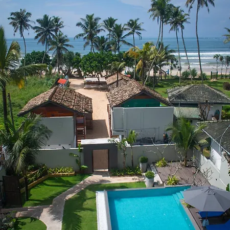 The Green Rooms Surf & Yoga Camp - On The Beach - Prime Location Renovated 2024 Weligama Exterior photo
