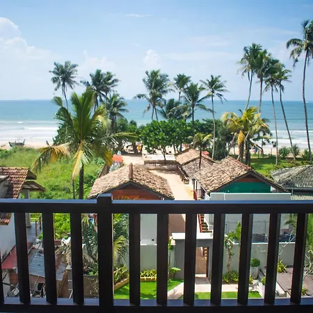 The Green Rooms Surf & Yoga Camp - On The Beach - Prime Location Renovated 2024 Weligama Exterior photo