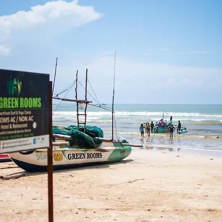 The Green Rooms Surf & Yoga Camp - On The Beach - Prime Location Renovated 2024 Weligama Exterior photo