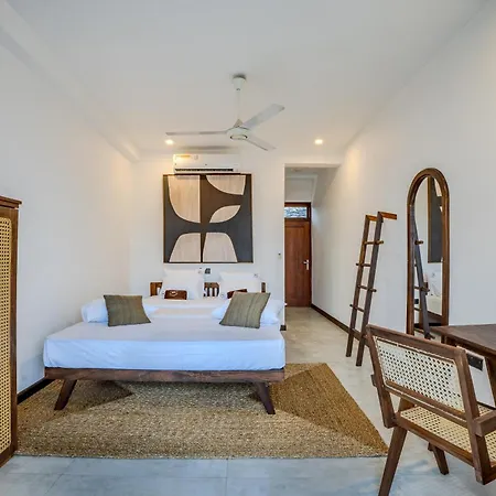 The Green Rooms Surf & Yoga Camp - On The Beach - Prime Location Renovated 2024 Weligama Exterior photo