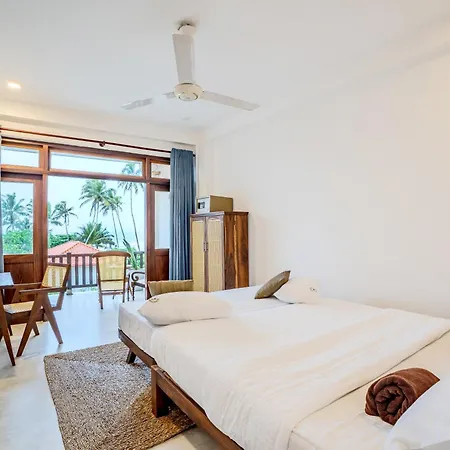 The Green Rooms Surf & Yoga Camp - On The Beach - Prime Location Renovated 2024 Weligama Exterior photo