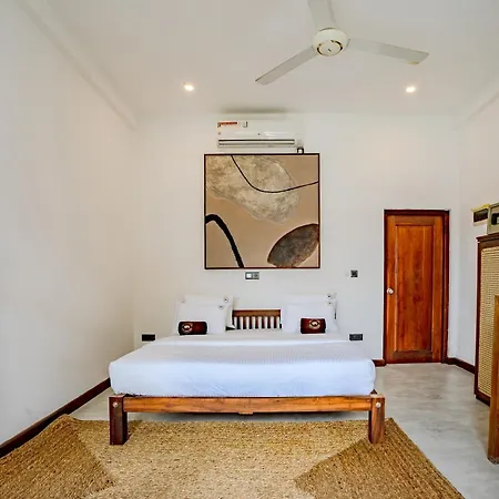 The Green Rooms Surf & Yoga Camp - On The Beach - Prime Location Renovated 2024 Weligama Exterior photo
