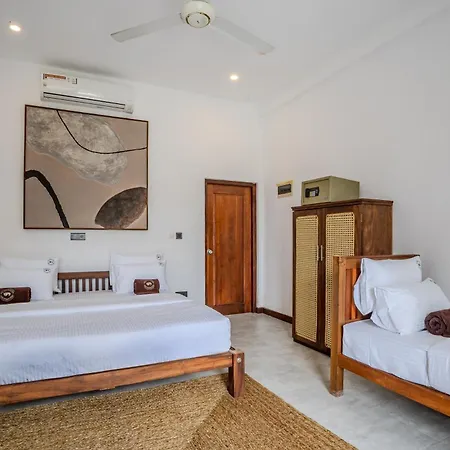 The Green Rooms Surf & Yoga Camp - On The Beach - Prime Location Renovated 2024 Weligama Exterior photo