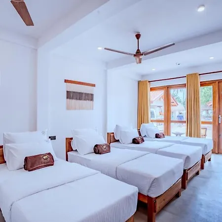 The Green Rooms Surf & Yoga Camp - On The Beach - Prime Location Renovated 2024 Weligama Exterior photo