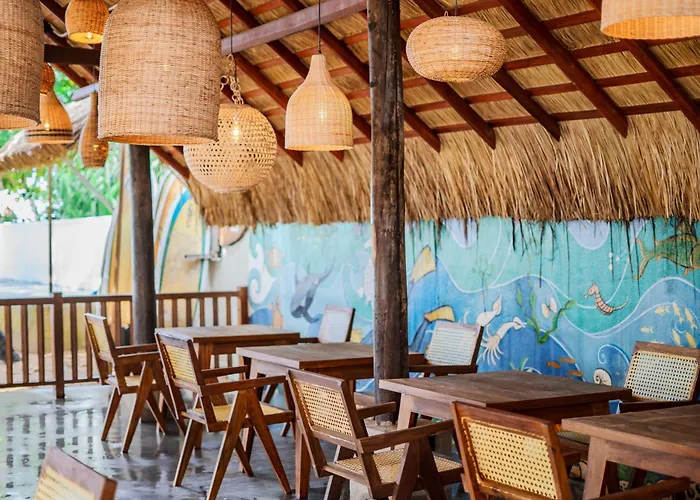 The Green Rooms Surf & Yoga Camp - On The Beach - Prime Location Renovated 2024
