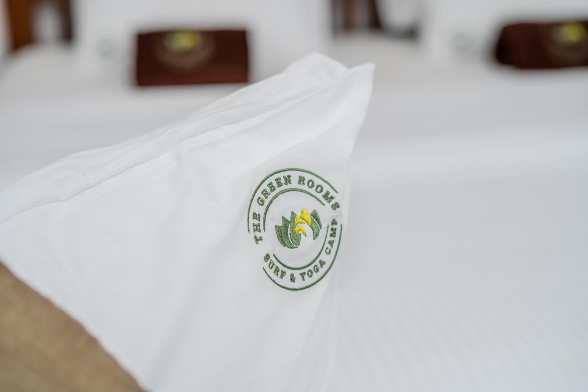 Resort The Surf & Yoga Camp - On The - Prime Location Renovated 2024 Weligama