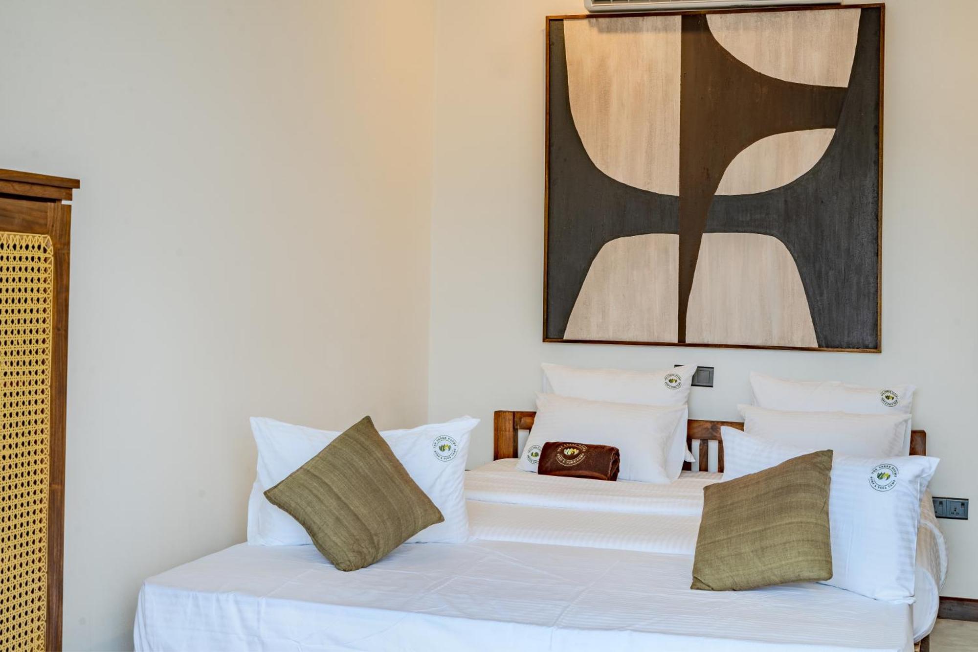 Resort The Surf & Yoga Camp - On The - Prime Location Renovated 2024
