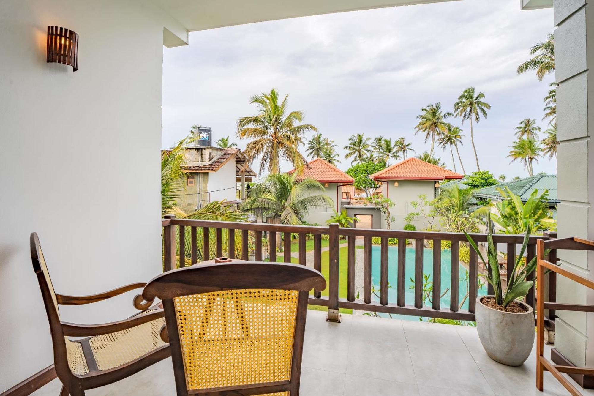 Resort The Surf & Yoga Camp - On The - Prime Location Renovated 2024 Weligama