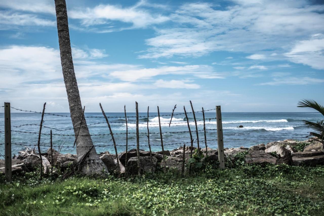 Resort The Surf & Yoga Camp - On The - Prime Location Renovated 2024 Weligama